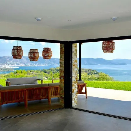 6br Prestigious Villa, Private Pool In - What'app - 0034-635-518-216 - For Reservations! Villa